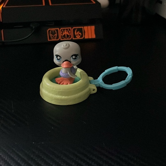 Littlest Pet Shop duck McDonald’s - Picture 1 of 2